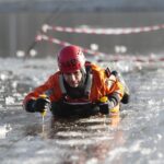 11.01.2022. Kielce. Strażacy ćwiczą ratownictwo podlodowe / Wiktor Taszłow / Radio Kielce