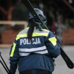 11.01.2022. Kielce. Policja patroluje stoki narciarskie / Wiktor Taszłow / Radio Kielce