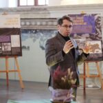 13.01.2022. Chmielnik. Wystawa „Zagłada Żydów europejskich”. Na zdjęciu: dr Tomasz Domański - kielecka delegatura IPN / Wiktor Taszłow / Radio Kielce