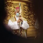 11.11.2021. Kielce. Bazylika katedralna. Msza święta w intencji Ojczyzny. Na zdjęciu: Jan Piotrowski - biskup kielecki / Wiktor Taszłow / Radio Kielce