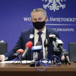 21.01.2022. Kielce. Urząd Marszałkowski. Konferencja wojewody świętokrzyskiego Zbigniewa Koniusza dotycząca aktualnej sytuacji epidemicznej w regionie / Wiktor Taszłow / Radio Kielce