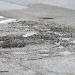 21.01.2022. Dziury w jezdni. Ulica Skrzetlewska / Wiktor Taszłow / Radio Kielce