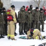 22.01.2022. Cedzyna. Wspólne ćwiczenia WOT i PSP / Wiktor Taszłow / Radio Kielce