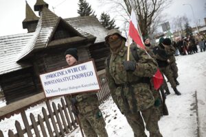 23.01.2022. Białogon. Marsz Pamięci upamiętniający 159. rocznicę wybuchu powstania styczniowego / Wiktor Taszłow / Radio Kielce