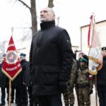 23.01.2022. Wąchock. Uroczystości przy pomniku Generała Mariana Langiewicza. Na zdjęciu: Antoni Macierewicz - marszałek senior / Wiktor Taszłow / Radio Kielce
