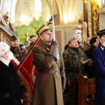 23.01.2022. Wąchock. Msza Święta w intencji ojczyzny. Na zdjęciu (w środku): Dionizy Krawczyński - prezes Stowarzyszenia Rekonstrukcji Historycznych „Jodła” / Wiktor Taszłow / Radio Kielce