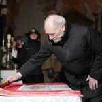 23.01.2022. Wąchock. Msza Święta w intencji ojczyzny. Na zdjęciu: Antoni Macierewicz - marszałek senior / Wiktor Taszłow / Radio Kielce
