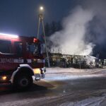25.01.2022. Ciosowa, gm. Miedziana Góra. Pożar drewnianego domu / Wiktor Taszłow / Radio Kielce