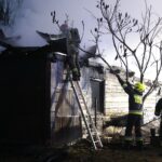 25.01.2022. Ciosowa, gm. Miedziana Góra. Pożar drewnianego domu / Wiktor Taszłow / Radio Kielce