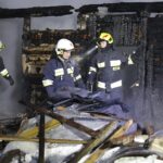 25.01.2022. Ciosowa, gm. Miedziana Góra. Pożar drewnianego domu / Wiktor Taszłow / Radio Kielce