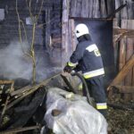 25.01.2022. Ciosowa, gm. Miedziana Góra. Pożar drewnianego domu / Wiktor Taszłow / Radio Kielce