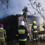 25.01.2022. Ciosowa, gm. Miedziana Góra. Pożar drewnianego domu / Wiktor Taszłow / Radio Kielce
