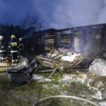 25.01.2022. Ciosowa, gm. Miedziana Góra. Pożar drewnianego domu / Wiktor Taszłow / Radio Kielce