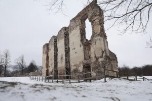 25.01.2022. Bodzentyn. Zamek / Wiktor Taszłow / Radio Kielce