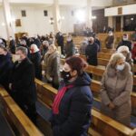 16.01.2021. Starachowice. Msza w 8. rocznicę śmierci Jadwigi Kaczyńskiej. / Jarosław Kubalski / Radio Kielce