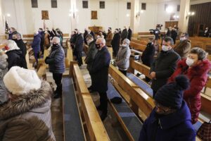 16.01.2021. Starachowice. Msza w 8. rocznicę śmierci Jadwigi Kaczyńskiej. / Jarosław Kubalski / Radio Kielce