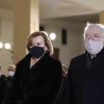 16.01.2021. Starachowice. Msza w 8. rocznicę śmierci Jadwigi Kaczyńskiej. Na zdjęciu: poseł Anna Krupka - wiceminister kultury, dziedzictwa narodowego i sportu, Krzysztof Lipiec - lider świętokrzyskich struktur PiS / Jarosław Kubalski / Radio Kielce