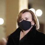 16.01.2021. Starachowice. Msza w 8. rocznicę śmierci Jadwigi Kaczyńskiej. Na zdjęciu: poseł Anna Krupka - wiceminister kultury, dziedzictwa narodowego i sportu / Jarosław Kubalski / Radio Kielce