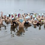 01.01.2022 Morawica. Zalew. Morsy. Morsowanie / Jarosław Kubalski / Radio Kielce