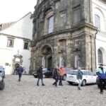 02.01.2022 Święty Krzyż. Turyści / Jarosław Kubalski / Radio Kielce