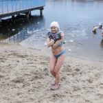 01.01.2022 Morawica. Zalew. Morsy. Morsowanie / Jarosław Kubalski / Radio Kielce