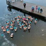 01.01.2022 Morawica. Zalew. Morsy. Morsowanie / Jarosław Kubalski / Radio Kielce