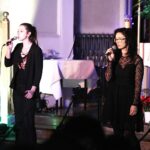 15.01.2022  Kielce. Kościół garnizonowy. Koncert laureatów X Międzynarodowego Konkursu Kolęd, Pastorałek i Piosenek Świątecznych. Na zdjeciu duet KAMENY / Jarosław Kubalski / Radio Kielce