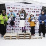 22.01.2022 Krajno. Zawody Narciarskie o Puchar Radia Kielce. Na zdjęciu od lewej: instruktorzy jazdy Robert Dutkiewicz i Łukasz Sędek, Zofia Tomaszewska, Angela Giacosa, Zofia Stępień, starosta kielecki Mirosław Gębski i prezes Radia Kielce Janusz Knap / Jarosław Kubalski / Radio Kielce