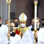 Radom. Biskup Marek Solarczyk obejmuje kanonicznie diecezję radomską. Na zdjęciu (w środku): bp Marek Solarczyk / Jarosław Kubalski / Radio Kielce