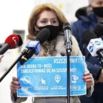 25.01.2021 Kielce. Świętokrzyski Szpital Tymczasowy. Szczepienia seniorów przeciwko koronawirusowi. Dyrektor świętokrzyskiego oddziału NFZ Małgorzata Kiebzak podczas konferencji prasowej / Jarosław Kubalski / Radio Kielce