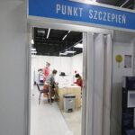 25.01.2021 Kielce. Świętokrzyski Szpital Tymczasowy. Szczepienia seniorów przeciwko koronawirusowi / Jarosław Kubalski / Radio Kielce