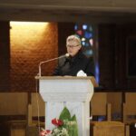 24.11.2021 Kielce. Kościół św. Józefa Robotnika. Pogrzeb Roberta Kałuży, dziennikarza Radia Kielce / Jarosław Kubalski / Radio Kielce