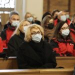 24.11.2021 Kielce. Kościół św. Józefa Robotnika. Pogrzeb Roberta Kałuży, dziennikarza Radia Kielce / Jarosław Kubalski / Radio Kielce