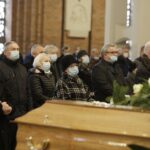 24.11.2021 Kielce. Kościół św. Józefa Robotnika. Pogrzeb Roberta Kałuży, dziennikarza Radia Kielce / Jarosław Kubalski / Radio Kielce