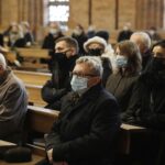 24.11.2021 Kielce. Kościół św. Józefa Robotnika. Pogrzeb Roberta Kałuży, dziennikarza Radia Kielce / Jarosław Kubalski / Radio Kielce