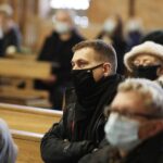 24.11.2021 Kielce. Kościół św. Józefa Robotnika. Pogrzeb Roberta Kałuży, dziennikarza Radia Kielce / Jarosław Kubalski / Radio Kielce