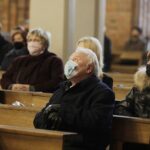 24.11.2021 Kielce. Kościół św. Józefa Robotnika. Pogrzeb Roberta Kałuży, dziennikarza Radia Kielce / Jarosław Kubalski / Radio Kielce