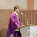 24.11.2021 Kielce. Kościół św. Józefa Robotnika. Pogrzeb Roberta Kałuży, dziennikarza Radia Kielce / Jarosław Kubalski / Radio Kielce