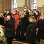 24.11.2021 Kielce. Kościół św. Józefa Robotnika. Pogrzeb Roberta Kałuży, dziennikarza Radia Kielce / Jarosław Kubalski / Radio Kielce