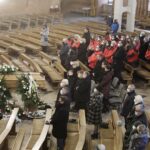 24.11.2021 Kielce. Kościół św. Józefa Robotnika. Pogrzeb Roberta Kałuży, dziennikarza Radia Kielce / Jarosław Kubalski / Radio Kielce