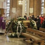 24.11.2021 Kielce. Kościół św. Józefa Robotnika. Pogrzeb Roberta Kałuży, dziennikarza Radia Kielce / Jarosław Kubalski / Radio Kielce