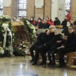 24.11.2021 Kielce. Kościół św. Józefa Robotnika. Pogrzeb Roberta Kałuży, dziennikarza Radia Kielce / Jarosław Kubalski / Radio Kielce