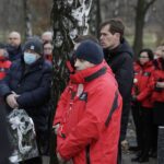 24.11.2021 Kielce. Cmentarz na Piaskach. Pogrzeb Roberta Kałuży, dziennikarza Radia Kielce / Jarosław Kubalski / Radio Kielce