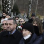 24.11.2021 Kielce. Cmentarz na Piaskach. Pogrzeb Roberta Kałuży, dziennikarza Radia Kielce / Jarosław Kubalski / Radio Kielce