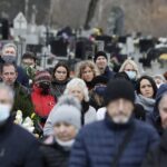 24.11.2021 Kielce. Cmentarz na Piaskach. Pogrzeb Roberta Kałuży, dziennikarza Radia Kielce / Jarosław Kubalski / Radio Kielce