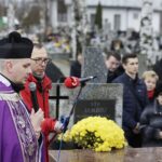 24.11.2021 Kielce. Cmentarz na Piaskach. Pogrzeb Roberta Kałuży, dziennikarza Radia Kielce / Jarosław Kubalski / Radio Kielce