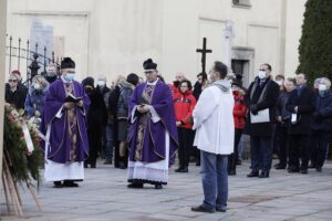 25.11.2021 Kielce. Katedra. Pogrzeb byłego dyrektora technicznego Radia Kielce Wiesława Wójcikiewicza / Jarosław Kubalski / Radio Kielce