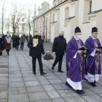 25.11.2021 Kielce. Katedra. Pogrzeb byłego dyrektora technicznego Radia Kielce Wiesława Wójcikiewicza / Jarosław Kubalski / Radio Kielce