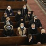 25.11.2021 Kielce. Katedra. Pogrzeb byłego dyrektora technicznego Radia Kielce Wiesława Wójcikiewicza / Jarosław Kubalski / Radio Kielce