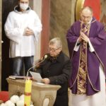 25.11.2021 Kielce. Katedra. Pogrzeb byłego dyrektora technicznego Radia Kielce Wiesława Wójcikiewicza / Jarosław Kubalski / Radio Kielce